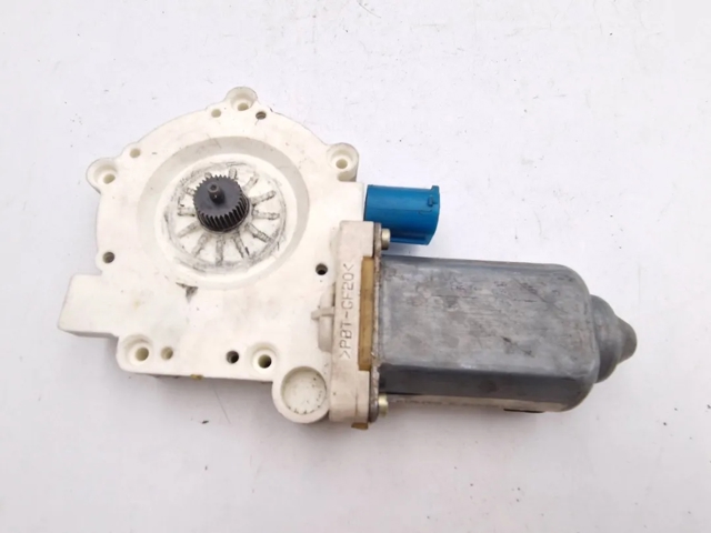 Motor del elevalunas de la puerta delantera derecha 67626955876 BMW