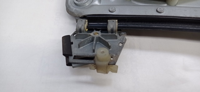 BMW 67628360511 Motor del elevalunas de la puerta delantera izquierda  comprar en Ponferrada