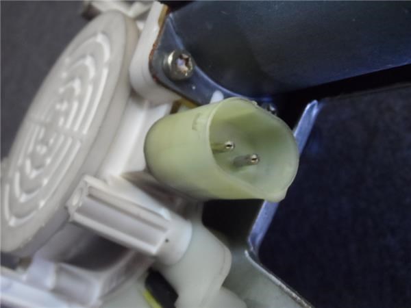 67628360511 Motor del elevalunas de la puerta delantera izquierda  disponible Utrera
