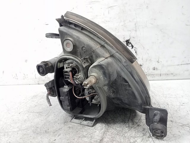 67724920 Faro derecho  en stock Castellón