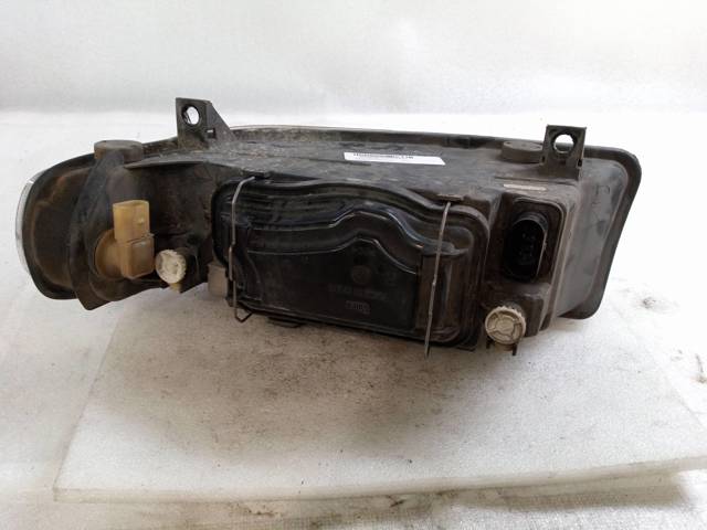 67742701 VAG Faro derecho  comprar en Oviedo