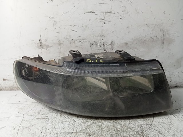 VAG 67742701 Faro derecho  comprar en Ponferrada