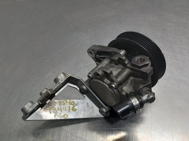 677732101 BMW Bomba de dirección  en stock Huelva
