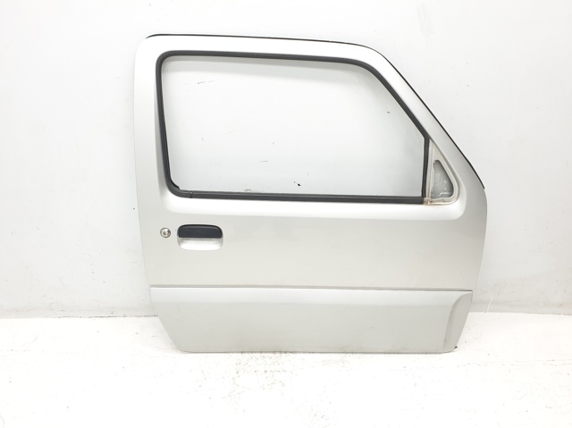 Puerta delantera derecha 6800181A11 Suzuki