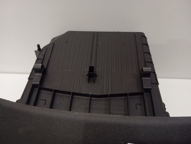 RENAULT 681087227R Guantera comprar Barcelona