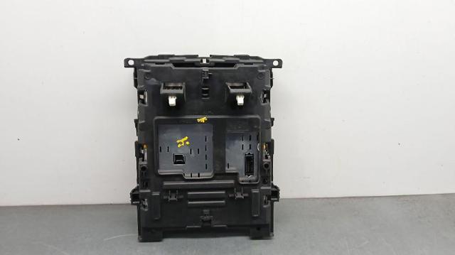 681833236R RENAULT  disponible Ourense