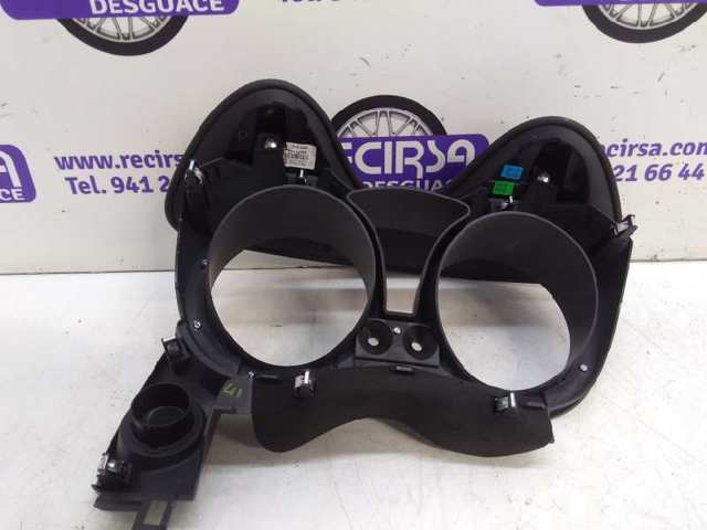 NISSAN 682401KZ1A Moldura del tablero de instrumentos  disponible Valladolid