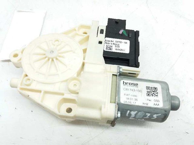 Motor eléctrico, elevalunas, puerta delantera derecha 68302550AB Chrysler