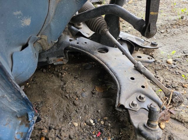 Brazo inferior derecho de la suspensión delantera 68318010AE CHRYSLER