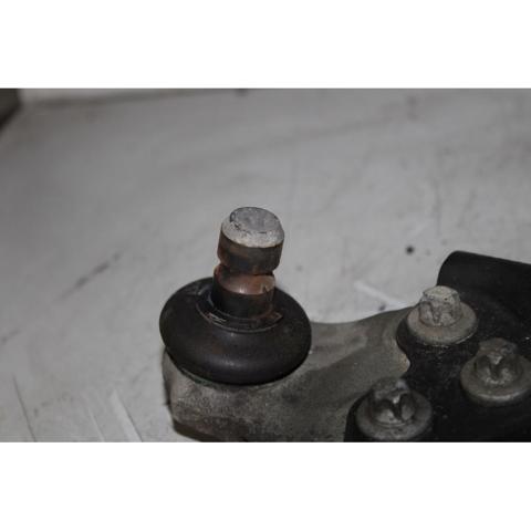 68318010AG CHRYSLER Brazo inferior derecho de la suspensión delantera  disponible Vigo