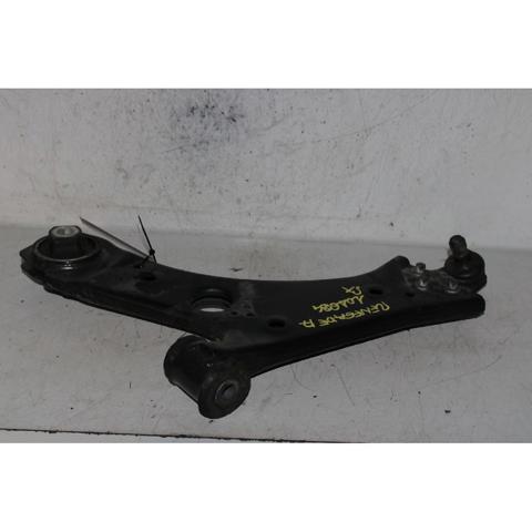 68318011AG Brazo inferior izquierdo de la suspensión delantera  disponible Utrera