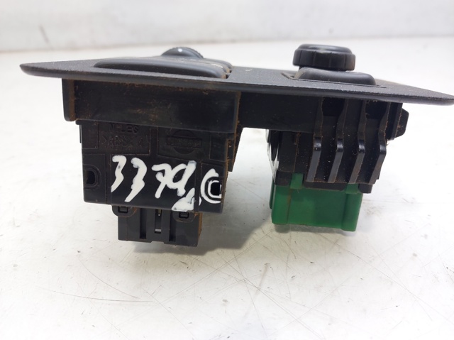 NISSAN 68485JD900  en stock Salamanca