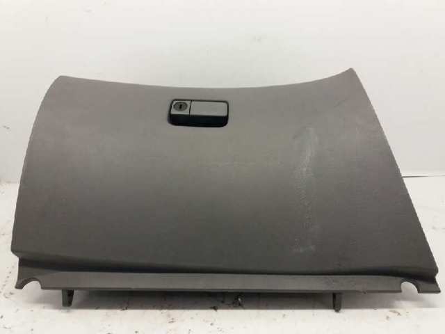 Guantera para Nissan Primera P12