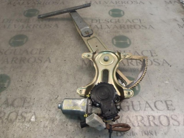 Bisagra de puerta delantera izquierda 6872012150 TOYOTA