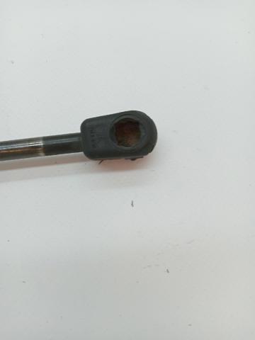 689500F011 Amortiguador de la tapa del maletero  disponible Utrera