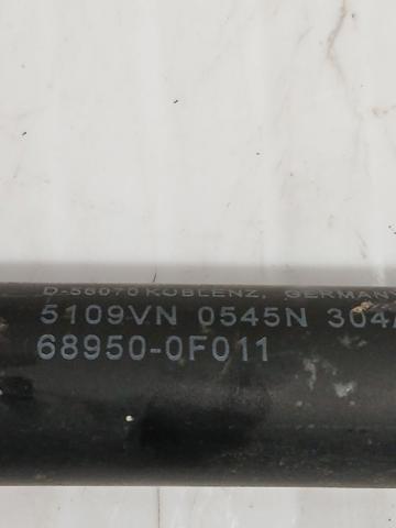 689500F011 TOYOTA Amortiguador de la tapa del maletero  disponible Vigo