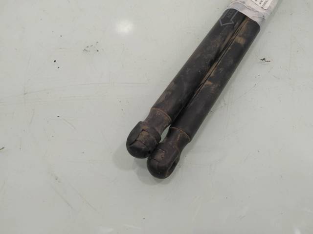 689500F012 Amortiguador de la tapa del maletero  disponible Utrera