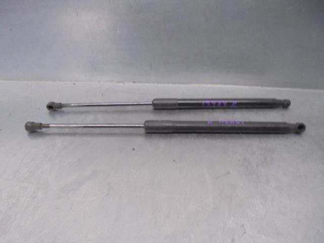 6896002081 TOYOTA Amortiguador maletero  en stock Gandía