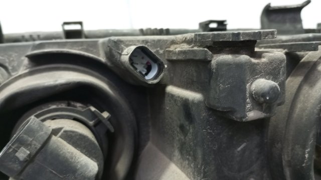 6902746 BMW Faro derecho  disponible Ourense
