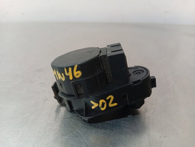 6902851 BMW