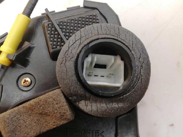 TOYOTA 6903002161 Cerradura de puerta delantera derecha  en stock Salamanca