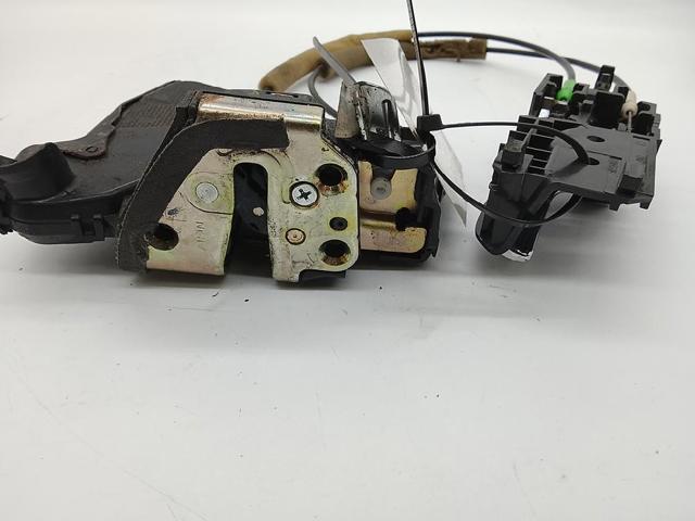 TOYOTA 6903002161 Cerradura de puerta delantera derecha  en stock Salamanca