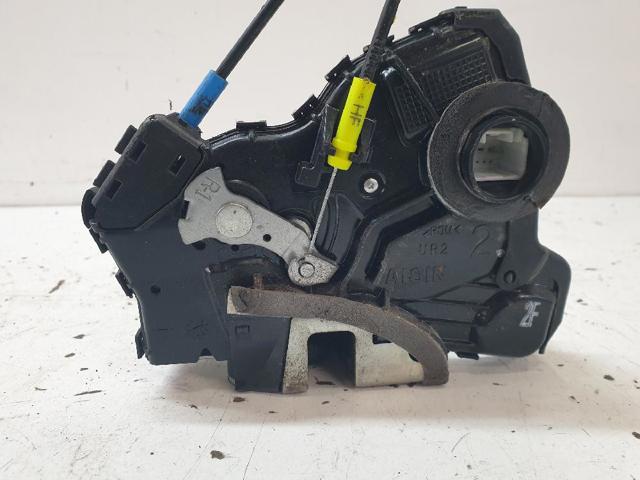 6903002220 Cerradura de puerta delantera derecha  disponible Utrera