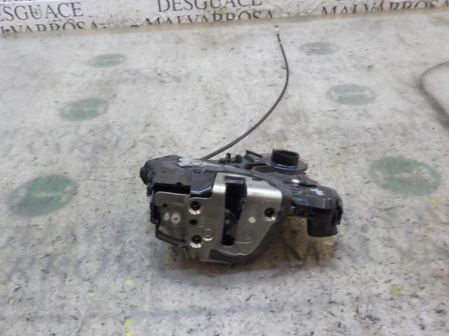 6903002220 Cerradura de puerta delantera derecha  en stock Sabadell