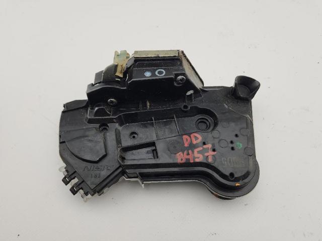 TOYOTA 6903002511 Cerradura de puerta delantera derecha  en stock Salamanca
