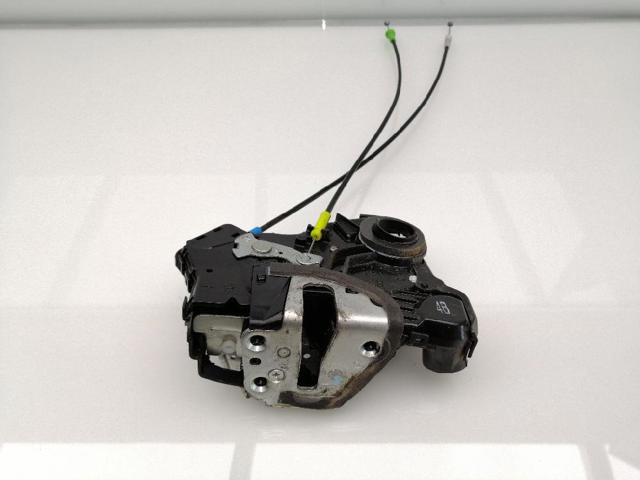 6903005130 Cerradura de puerta delantera derecha  disponible Utrera