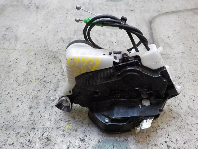 690300D140 TOYOTA Cerradura de puerta delantera derecha  en stock Huelva