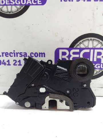 690300D140 Cerradura de puerta delantera derecha  disponible Utrera