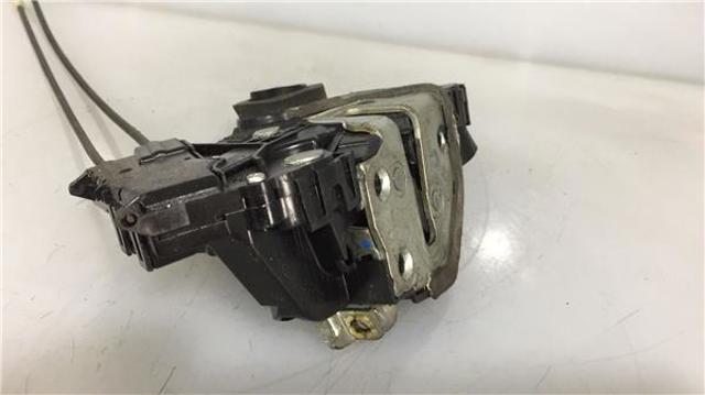 690300D140 TOYOTA Cerradura de puerta delantera derecha  en stock Huelva