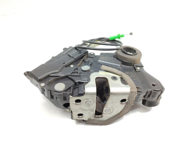 690300D140 TOYOTA Cerradura de puerta delantera derecha  en stock Córdoba