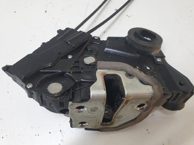 690300D140 Cerradura de puerta delantera derecha  disponible Utrera