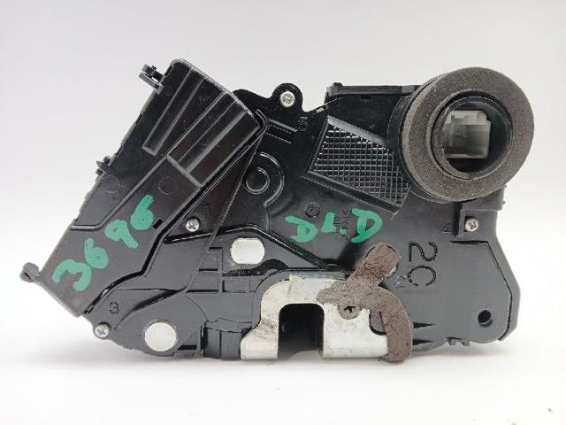 690300D140 Cerradura de puerta delantera derecha  disponible Utrera
