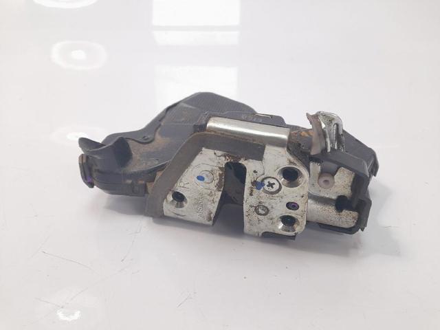 TOYOTA 690300K070 Cerradura de puerta delantera derecha  en stock Valencia