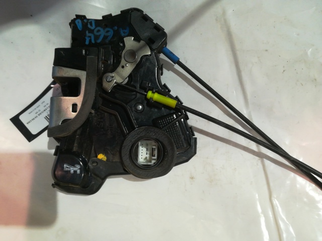 6903012490 TOYOTA Cerradura de puerta delantera derecha  disponible Alicante