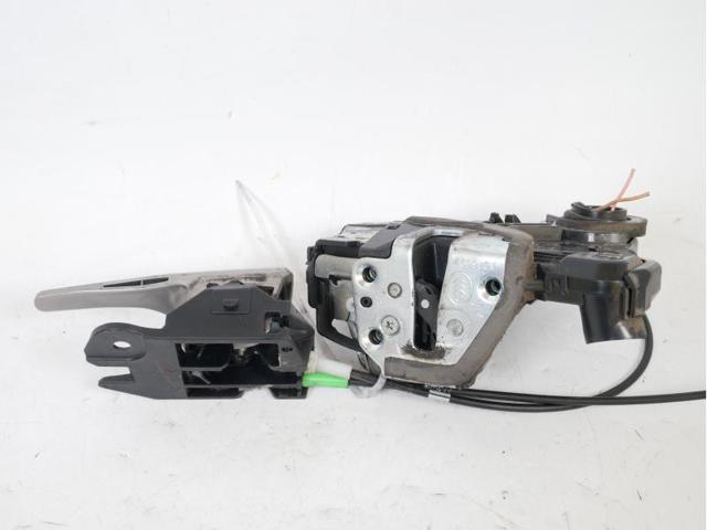 6903012490 TOYOTA Cerradura de puerta delantera derecha  en stock Córdoba