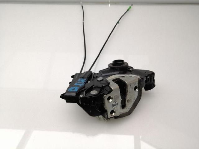 6903047081 TOYOTA Cerradura de puerta delantera derecha  en stock Gandía