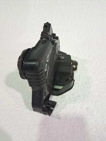6903047081 TOYOTA Cerradura de puerta delantera derecha  comprar en Jaén