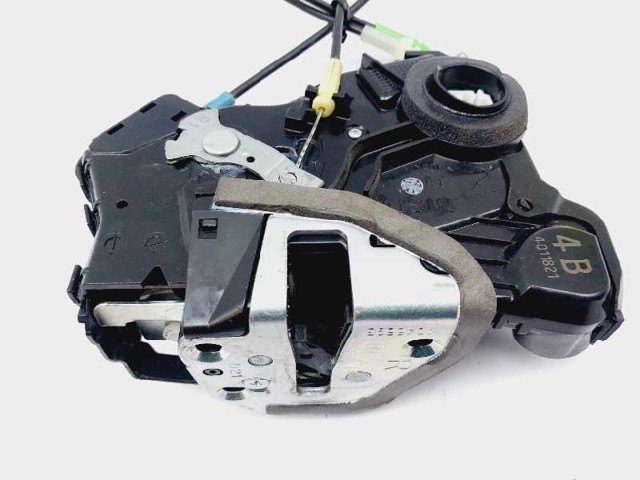 TOYOTA 6903060240 Cerradura de puerta delantera derecha  en stock Salamanca
