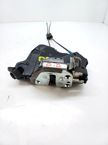 TOYOTA 6903060240 Cerradura de puerta delantera derecha  disponible Valladolid