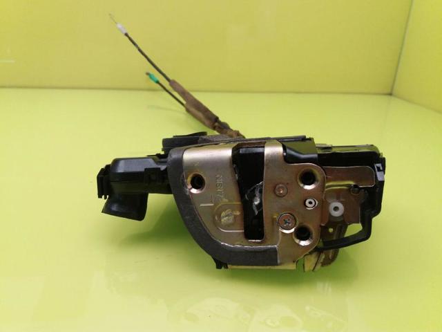 TOYOTA 6904002151 Cerradura  en stock Valencia