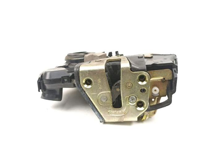 6904002151 TOYOTA Cerradura  en stock Gandía