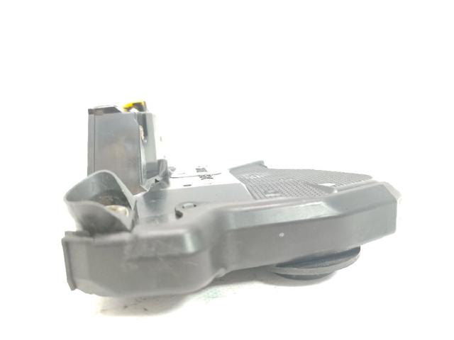 Cerradura de puerta delantera izquierda Toyota Corolla R10