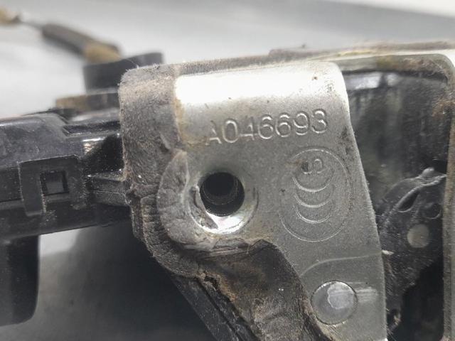 6904002210 TOYOTA Cerradura  en stock Gandía