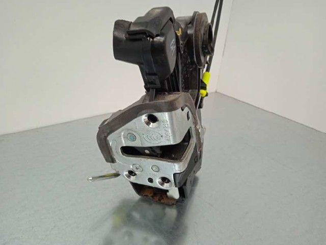 6904002210 Cerradura de puerta delantera izquierda  comprar en Reus