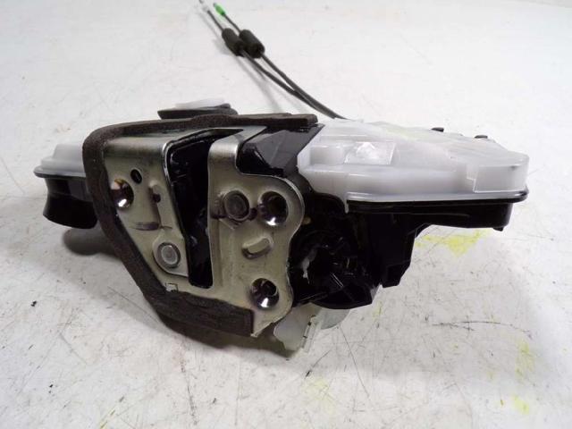 Cerradura de puerta delantera izquierda Toyota Hilux (GUN12, GUN13)