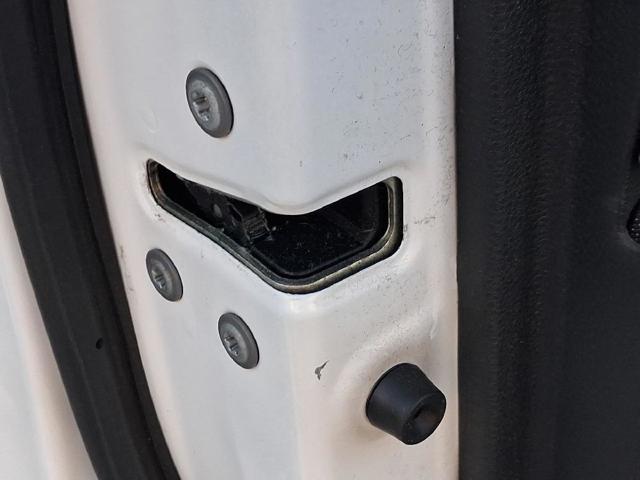 Cerradura de puerta delantera izquierda Toyota Corolla  (E21)